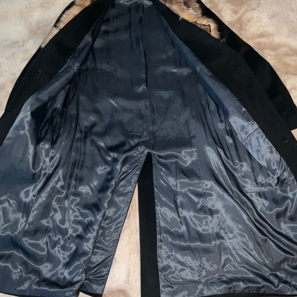 **STUNNING Men’s Fox Fur Collar Coat** - Picture 3 of 6
